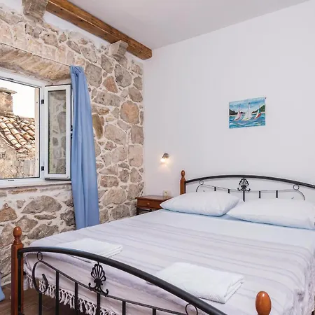 Pet Friendly In With House Sea View